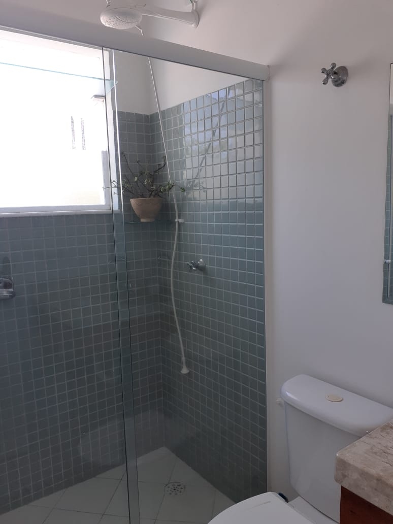 VENDO CASA COM 02 SUITES NO BA